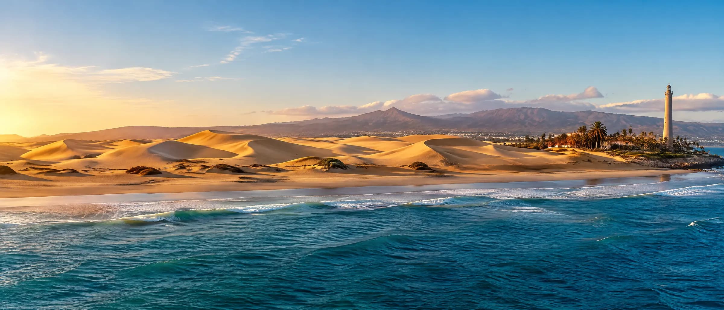 Wydmy Maspalomas na Gran Canarii nad turkusowym oceanem — ilustracja